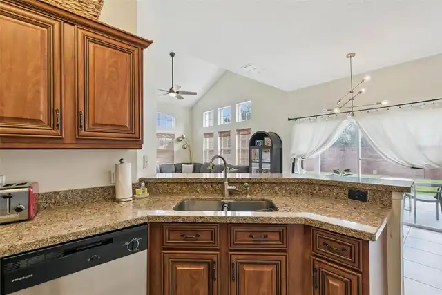 Listing Photo 18