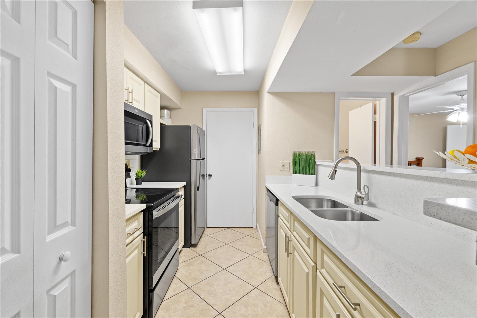 Listing Photo 14