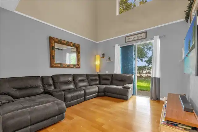 Listing Photo 6