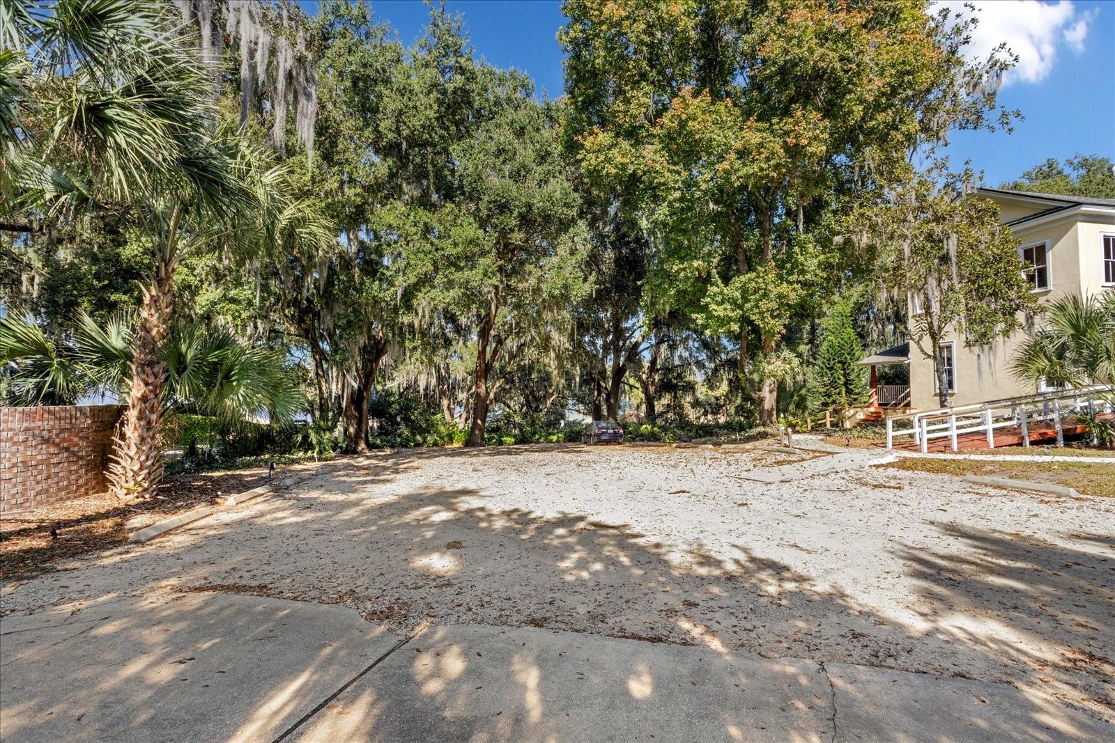 Listing Photo 16