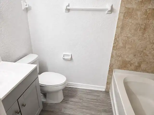 Listing Photo 9