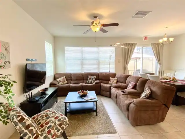 Listing Photo 10