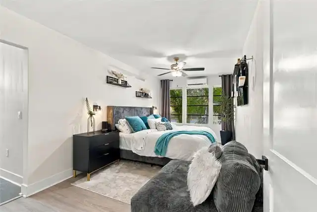 Listing Photo 33