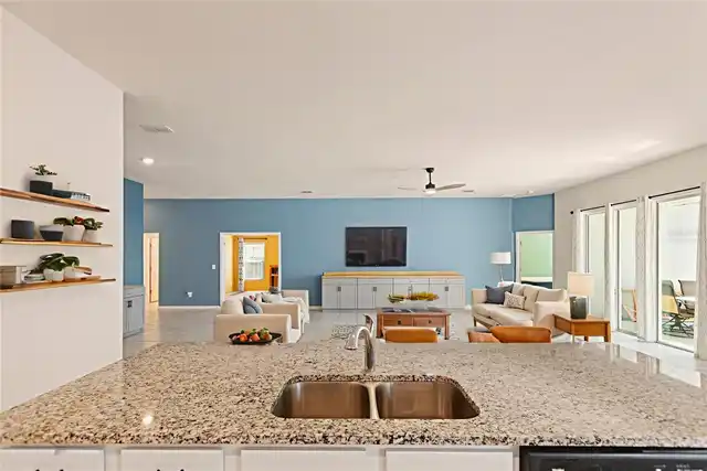 Listing Photo 11