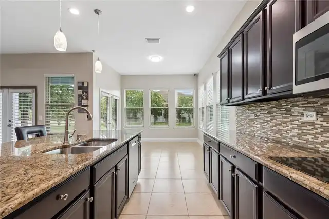 Listing Photo 18
