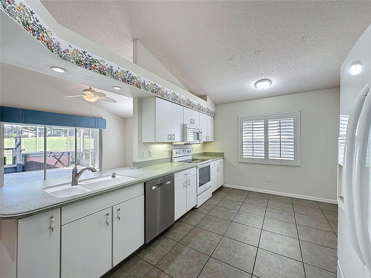 Listing Photo 14