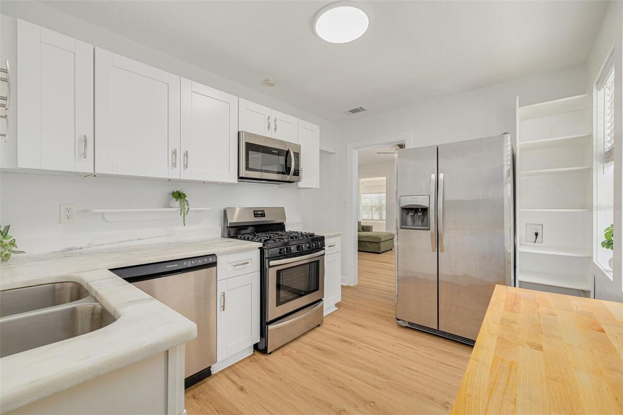 Listing Photo 12