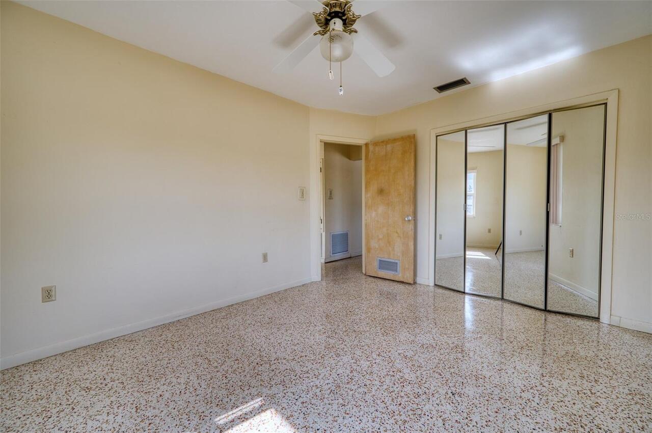 Listing Photo 14
