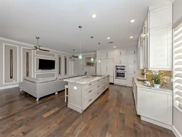 Listing Photo 11