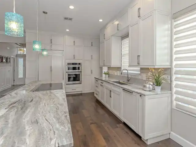 Listing Photo 12