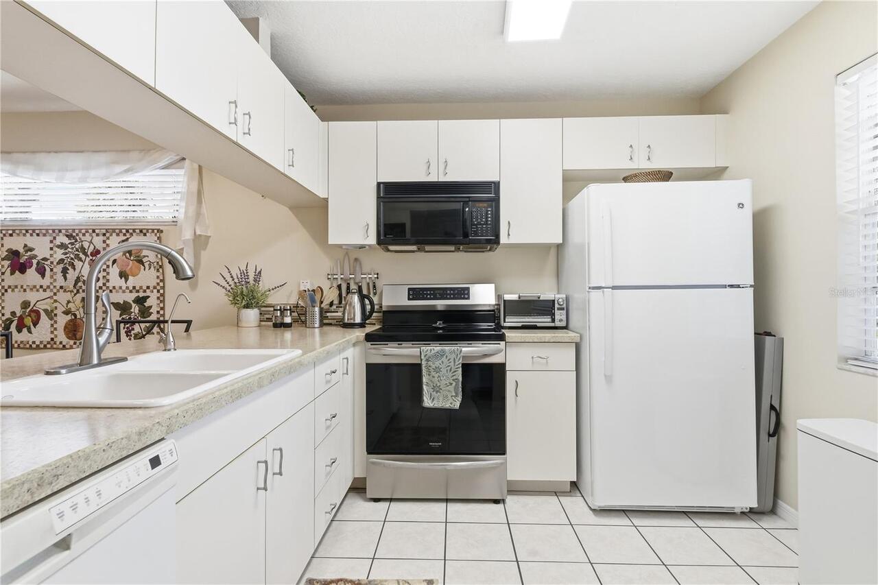 Listing Photo 11