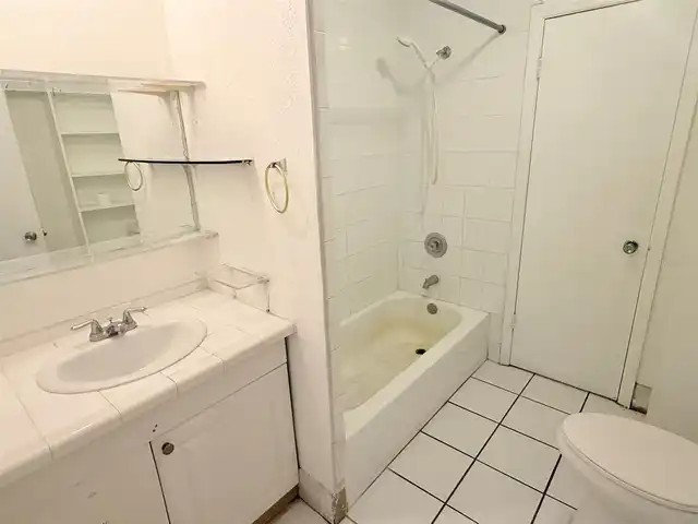 Listing Photo 14