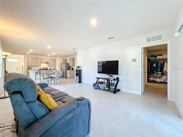 Listing Photo 14