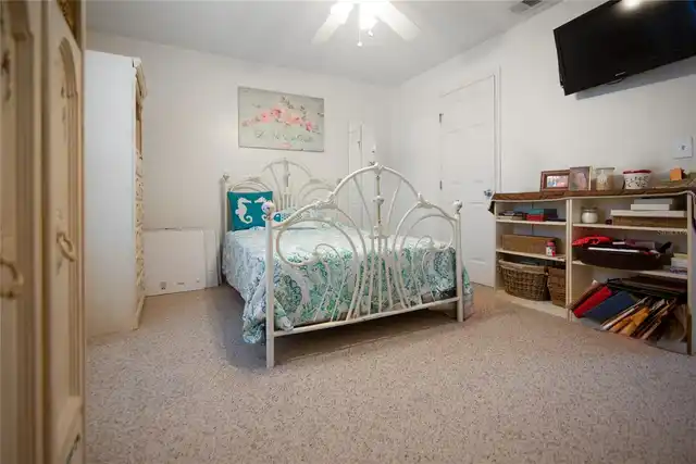 Listing Photo 9