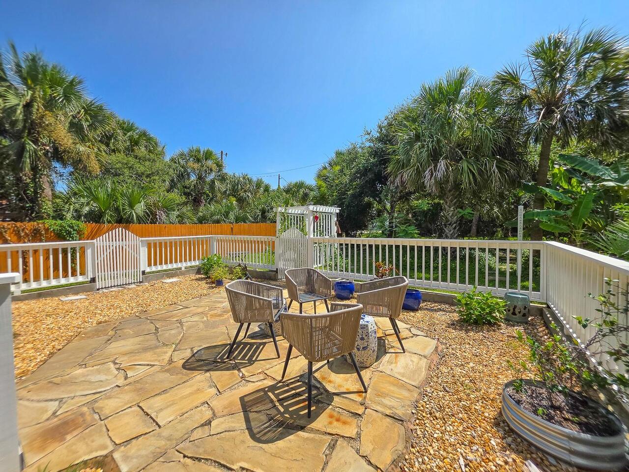 Listing Photo 10