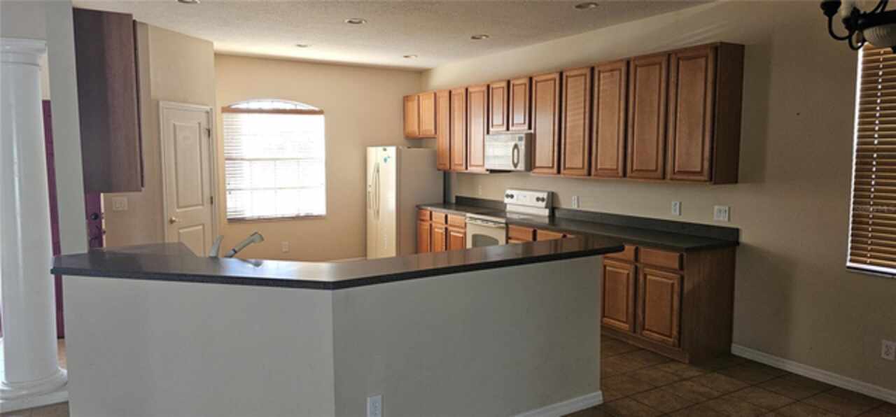 Listing Photo 9