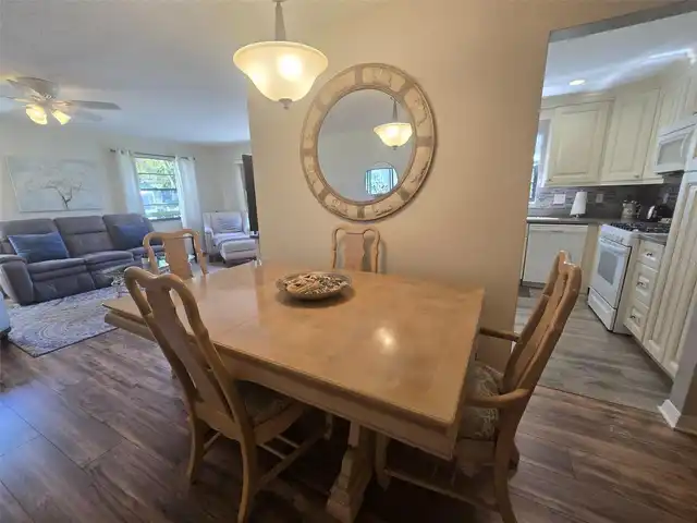 Listing Photo 9