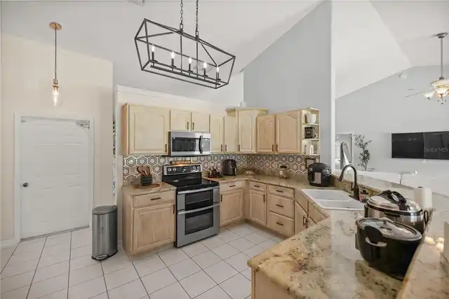 Listing Photo 18