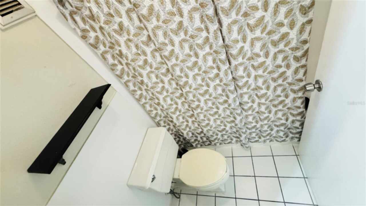 Listing Photo 11