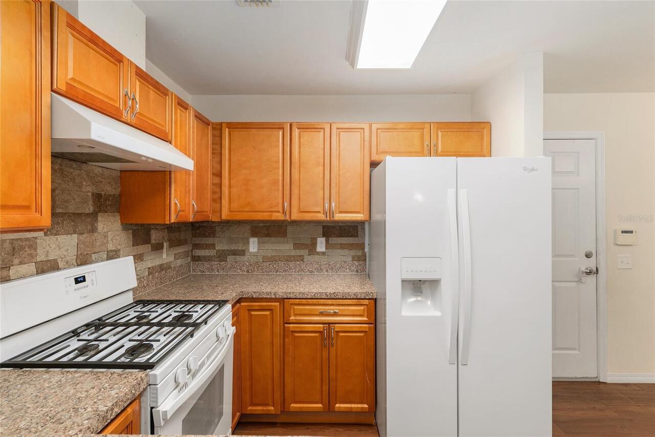 Listing Photo 12