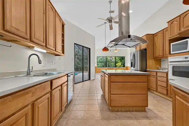 Listing Photo 18