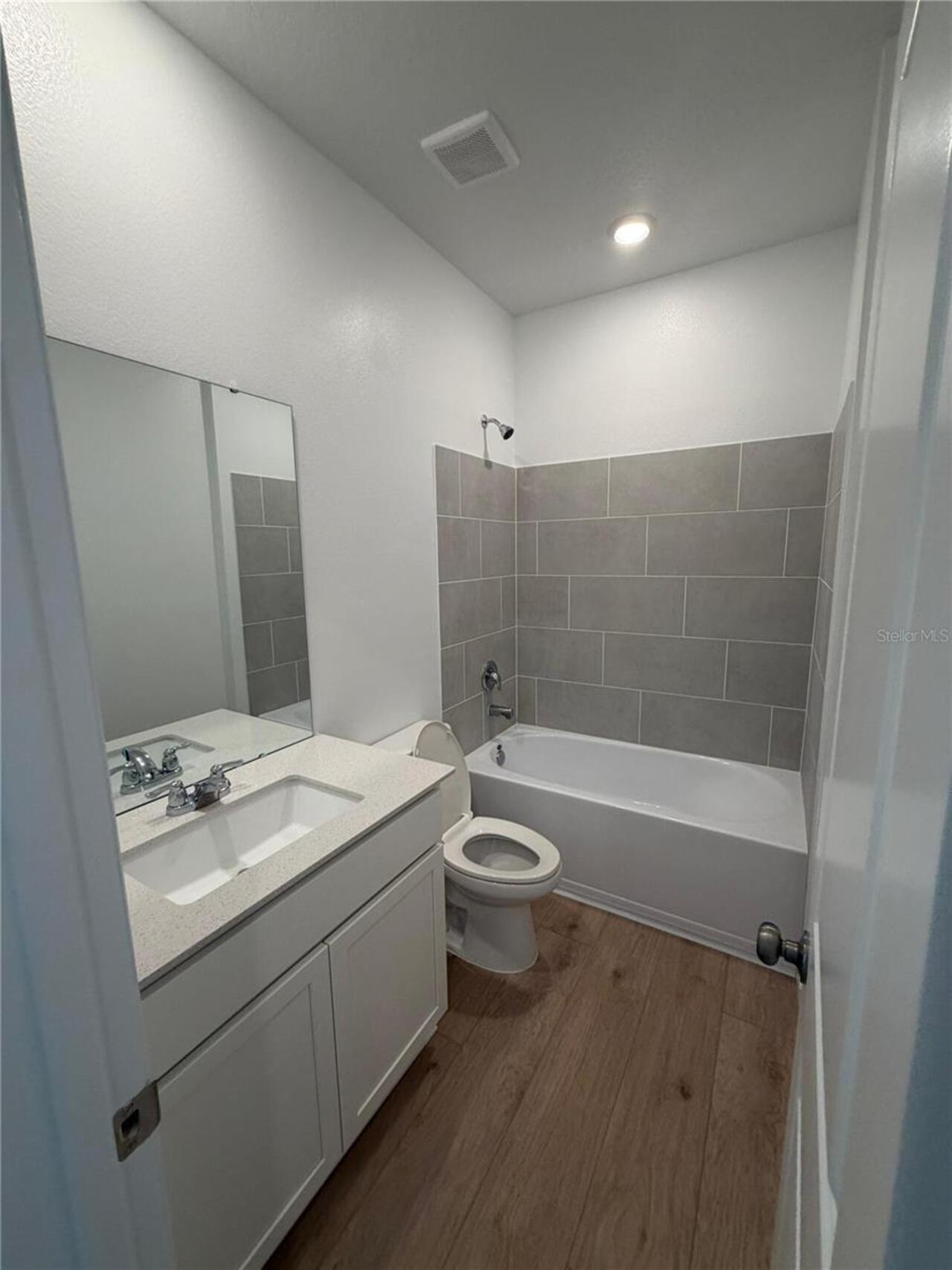 Listing Photo 9