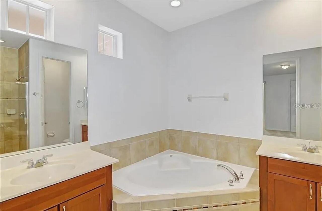 Listing Photo 12