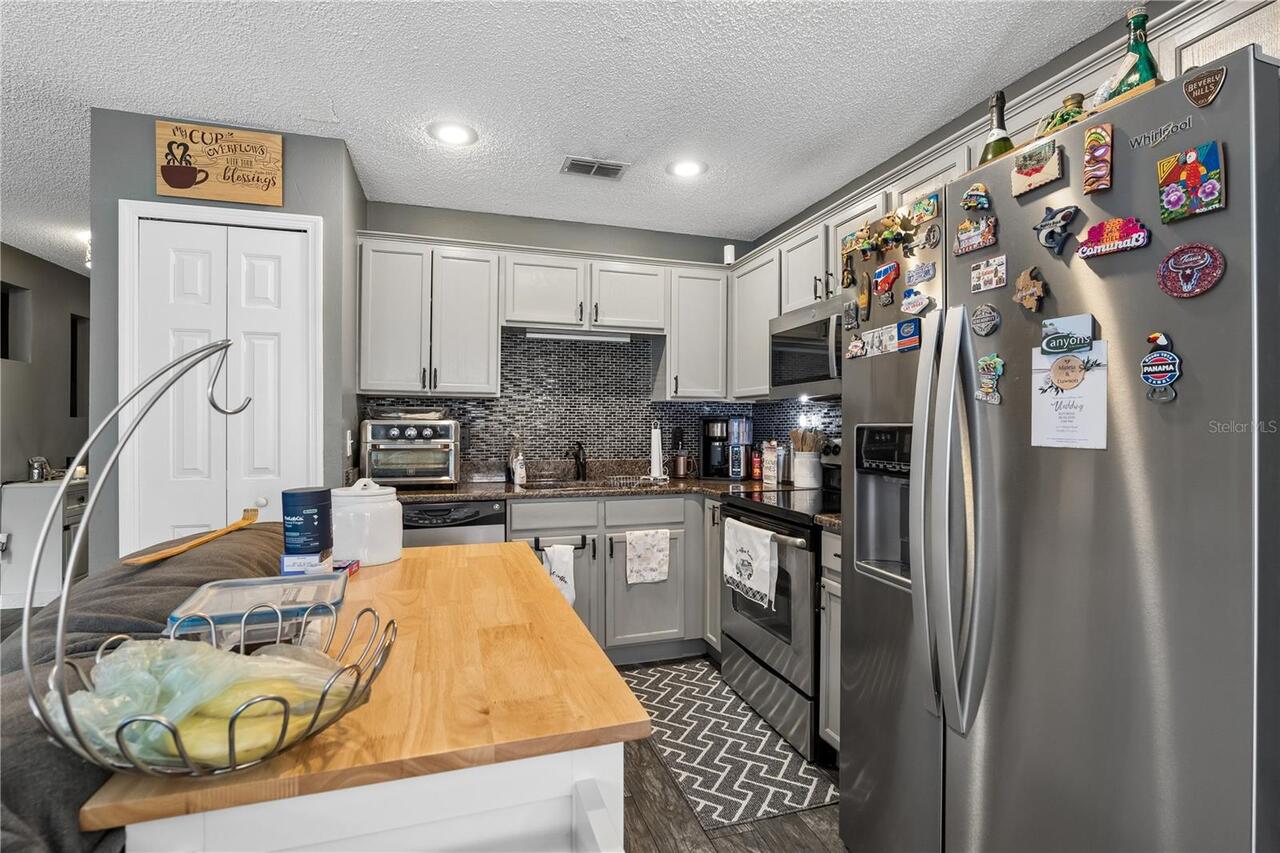 Listing Photo 8
