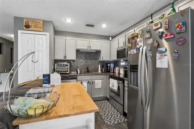 Listing Photo 8