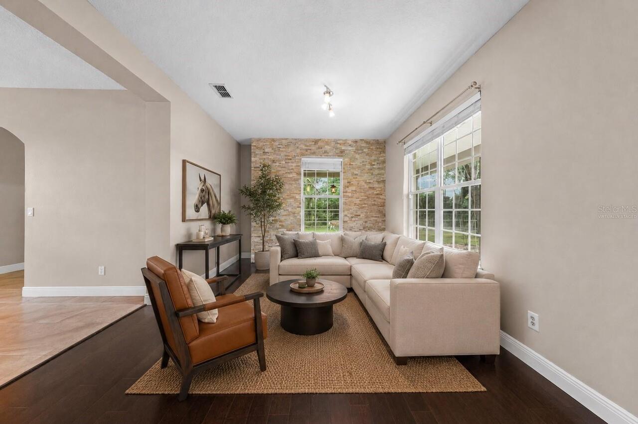 Listing Photo 14