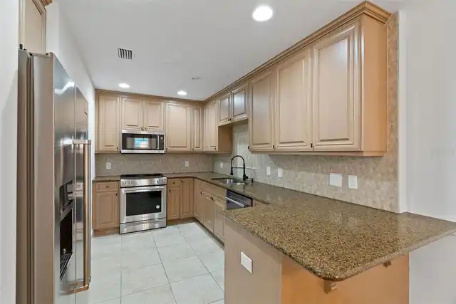 Listing Photo 8
