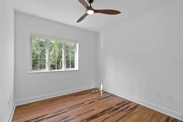 Listing Photo 22