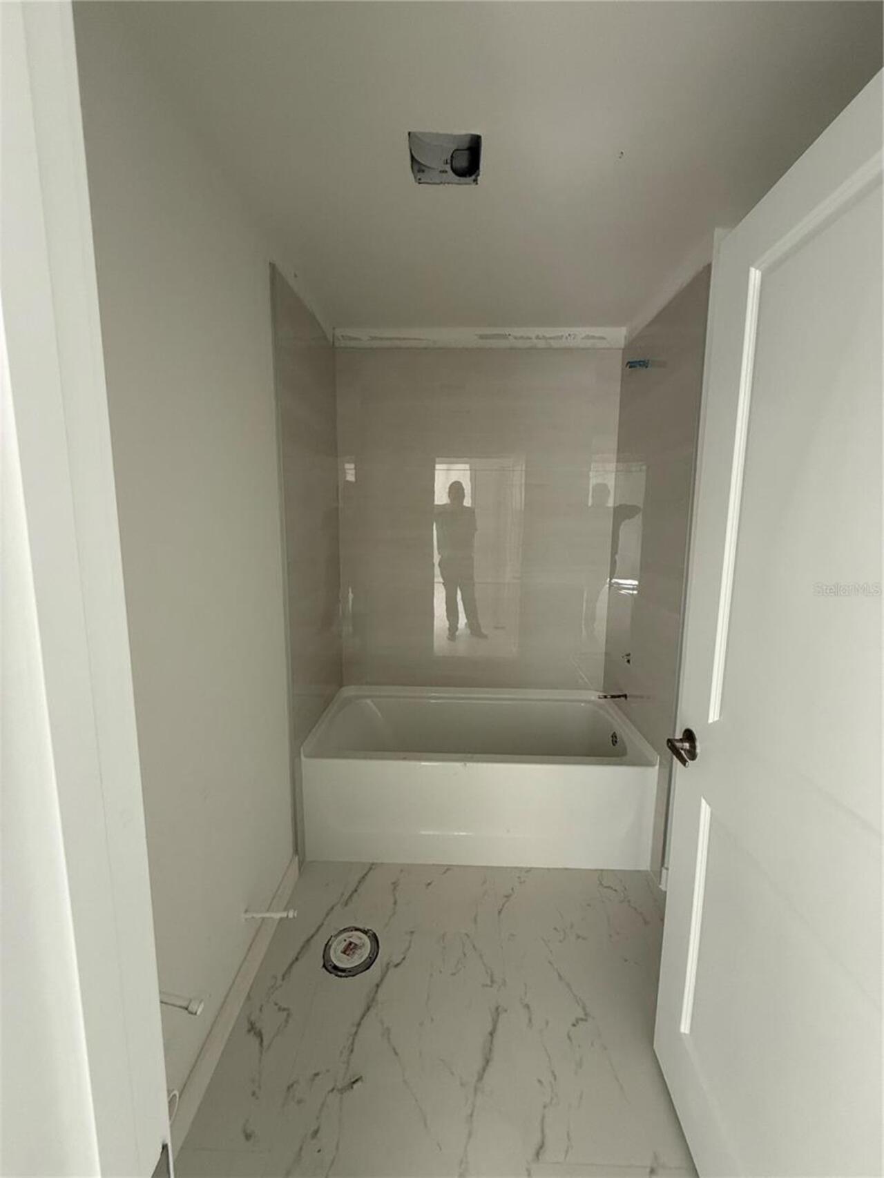 Listing Photo 10