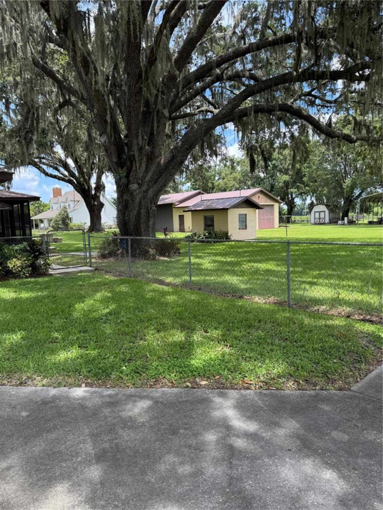 Listing Photo 11