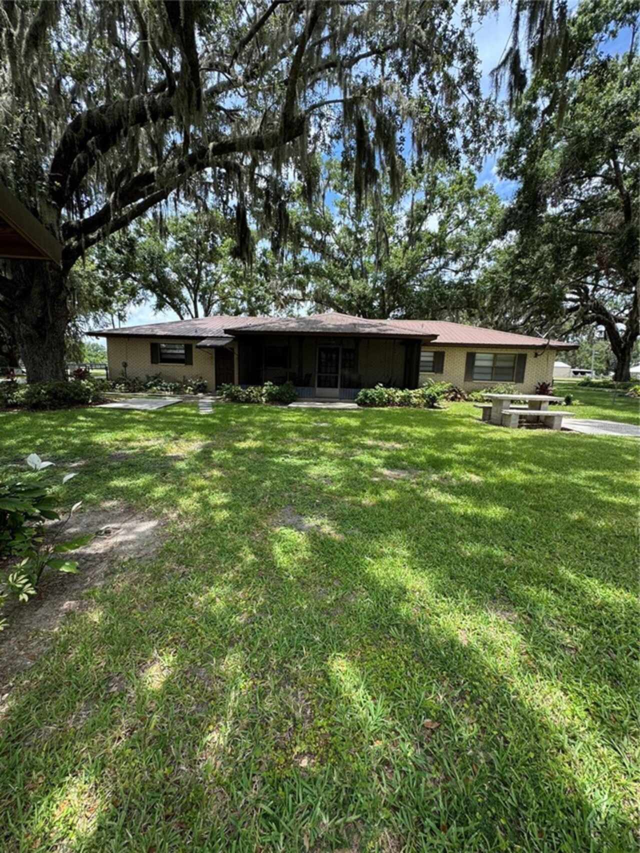 Listing Photo 12