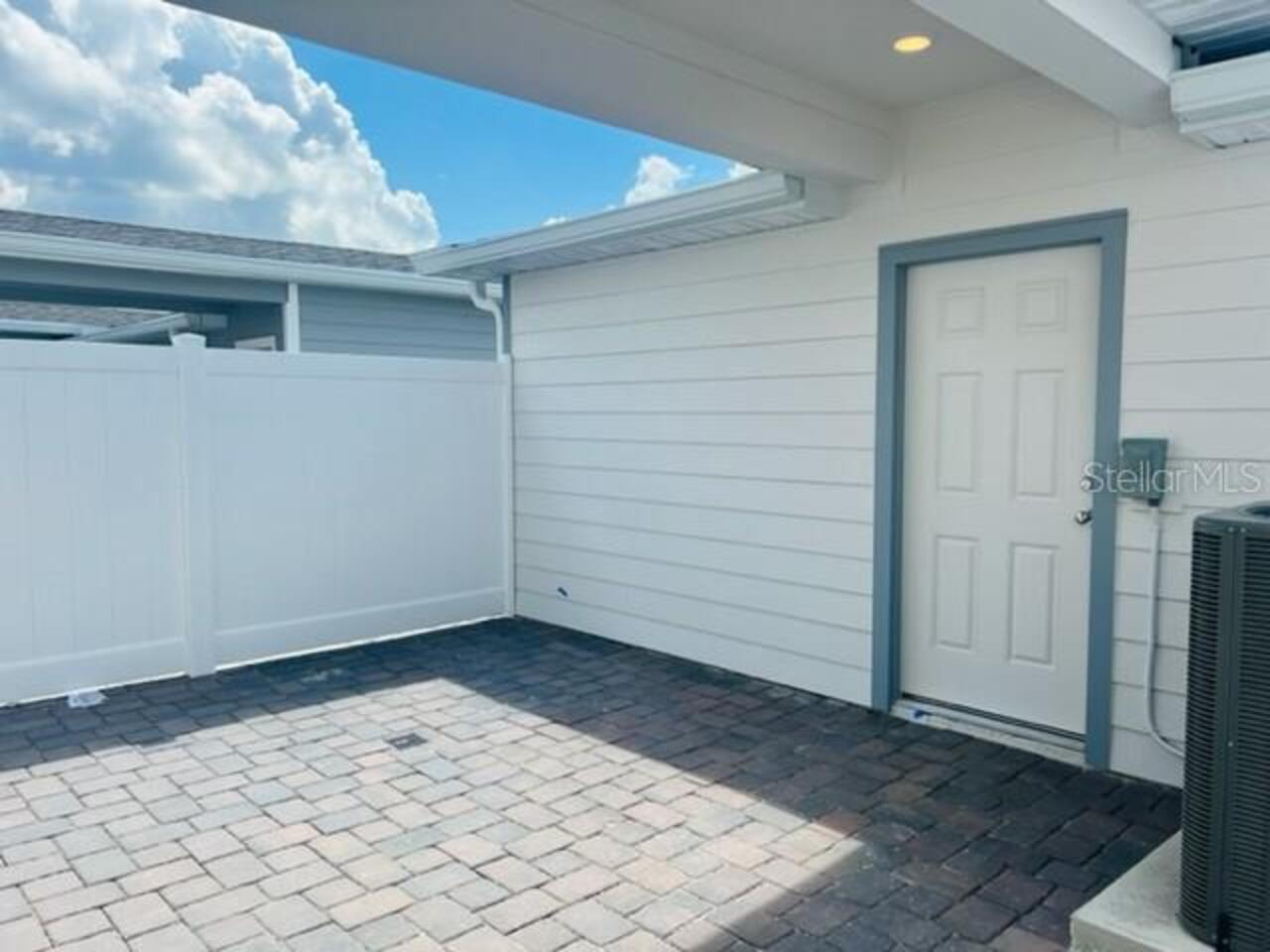 Listing Photo 8