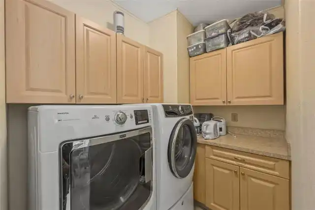 Listing Photo 11