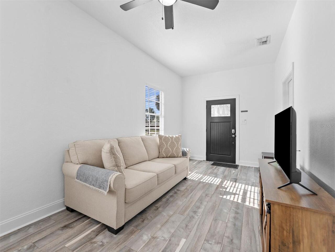 Listing Photo 7