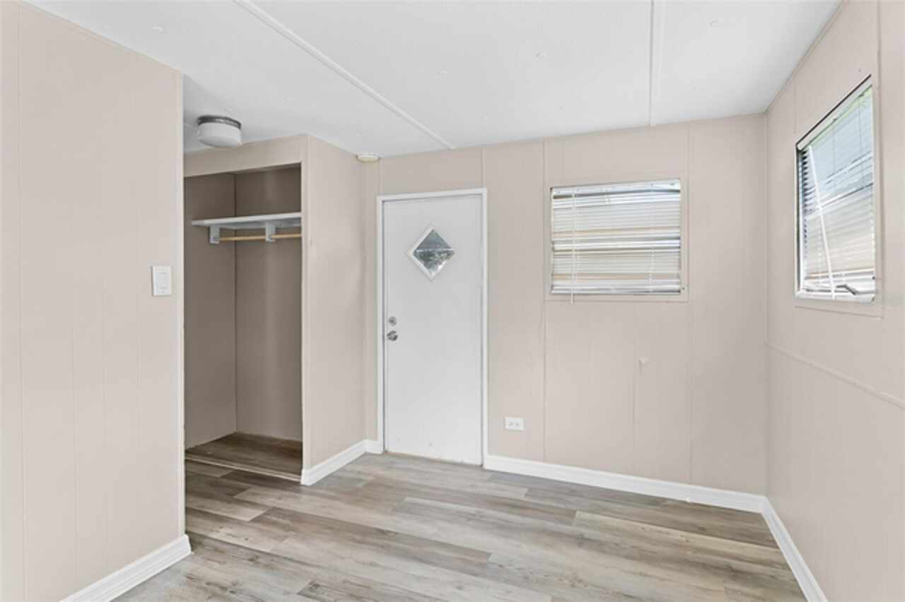 Listing Photo 12