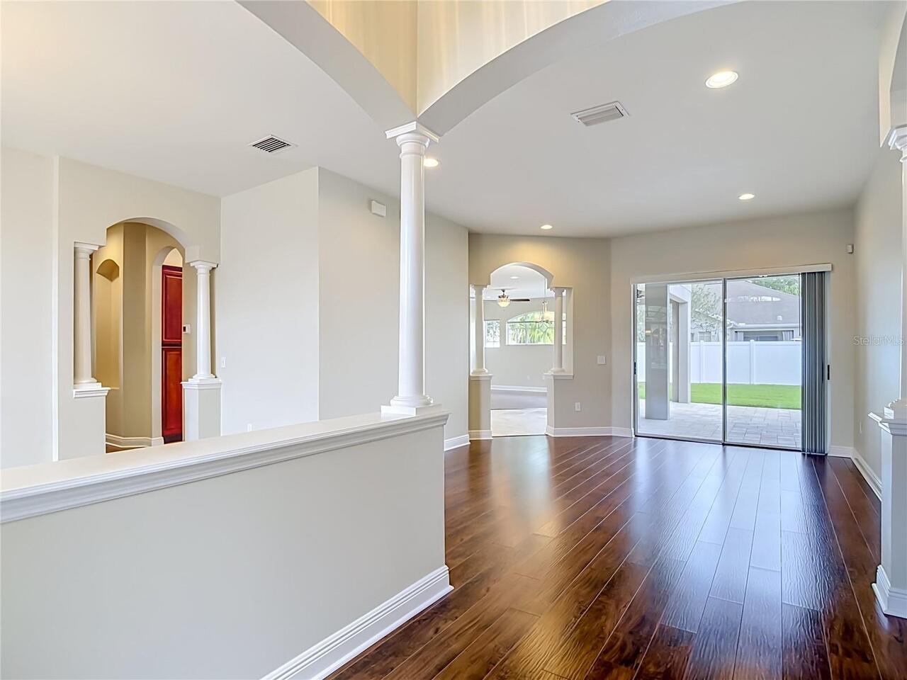 Listing Photo 12