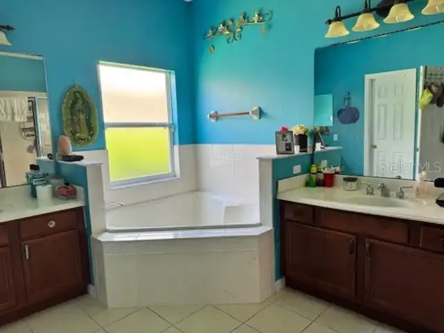 Listing Photo 11