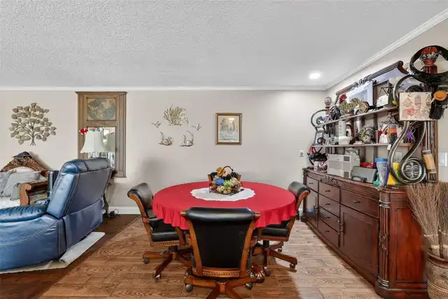 Listing Photo 18