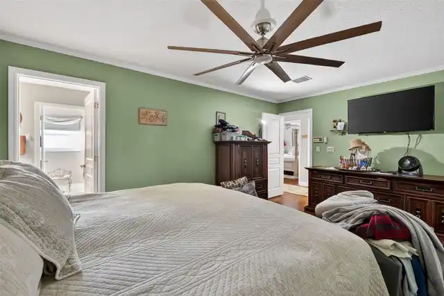 Listing Photo 22