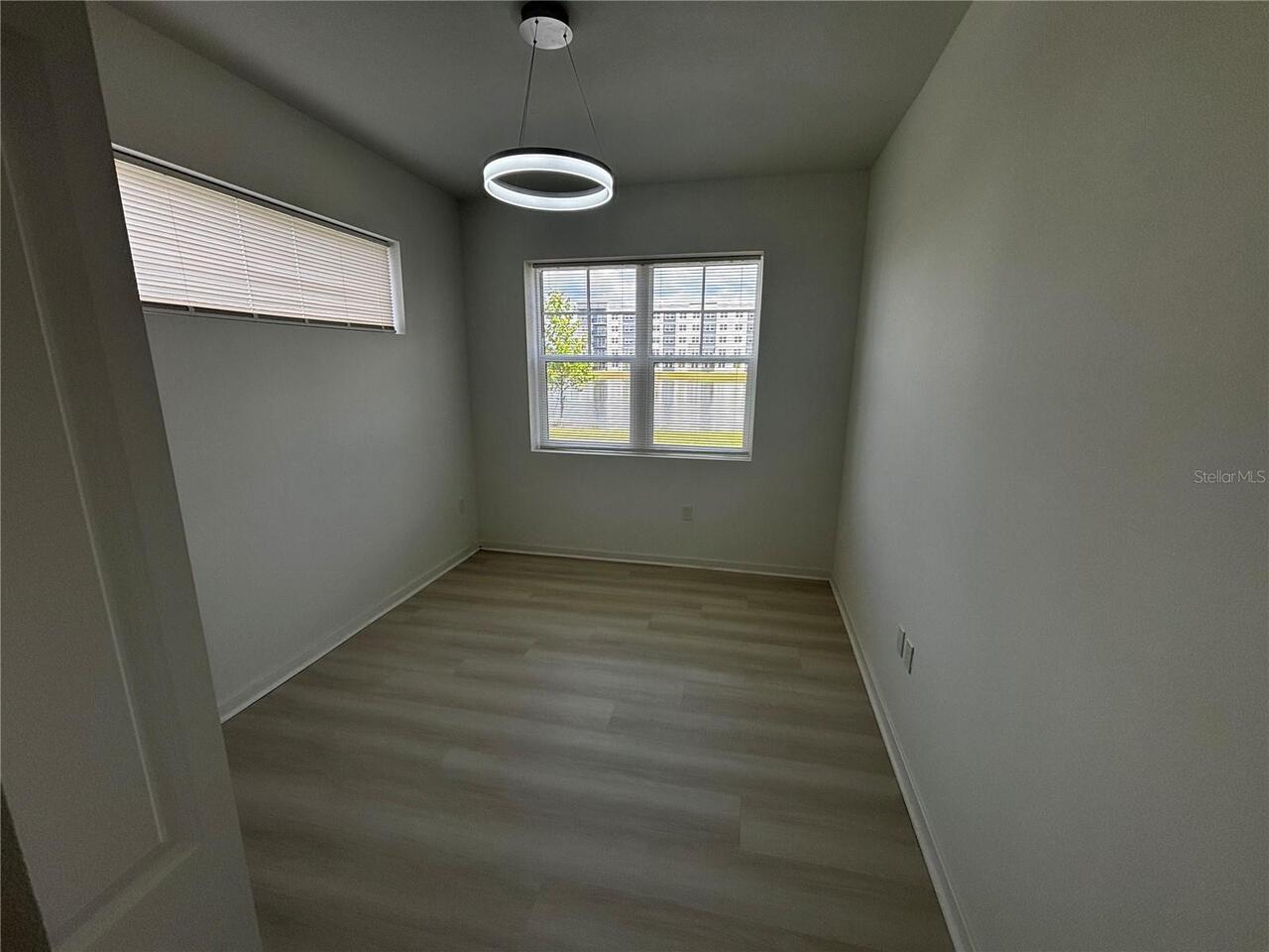 Listing Photo 9