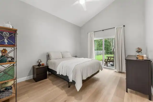 Listing Photo 17