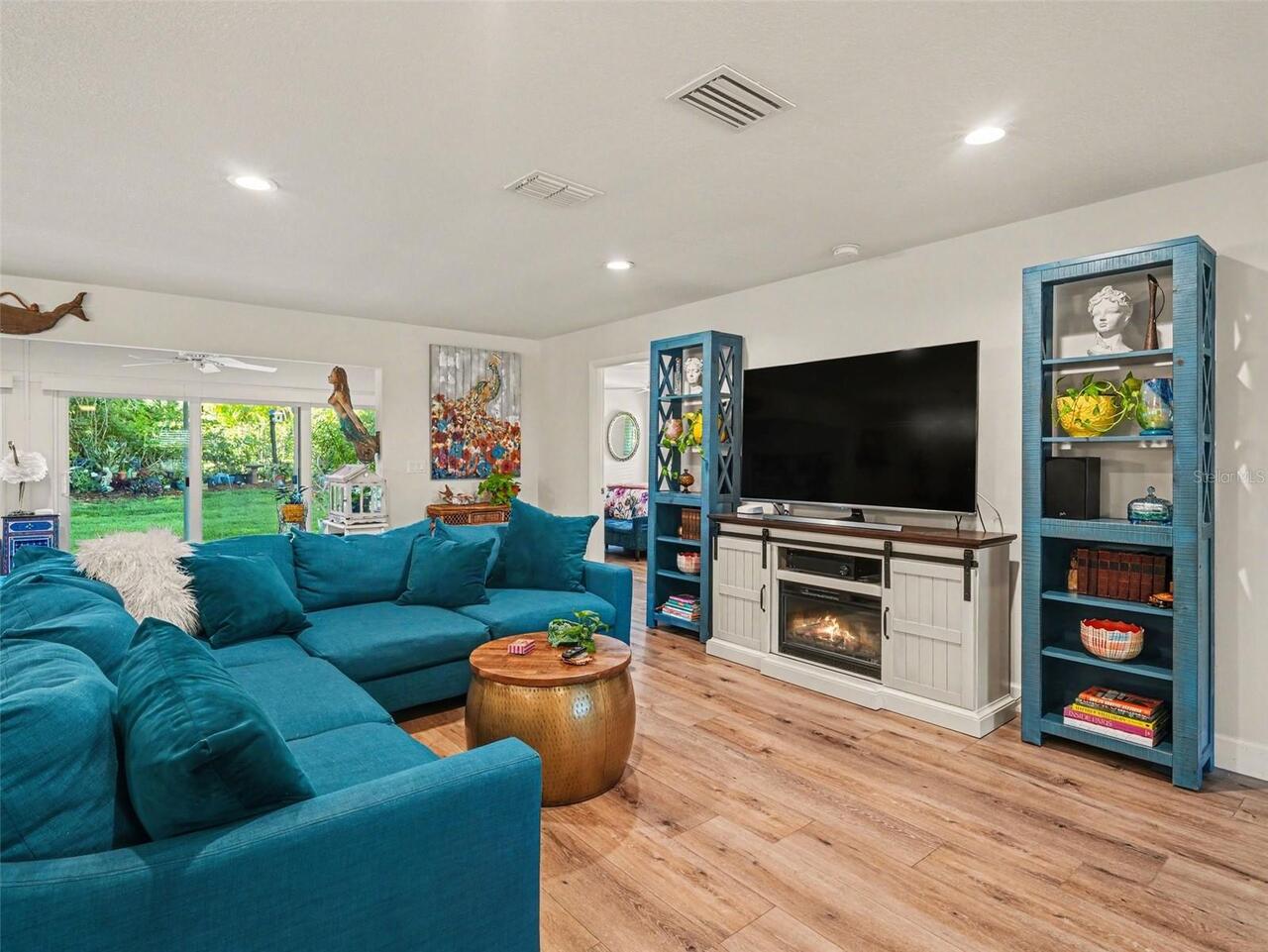 Listing Photo 6