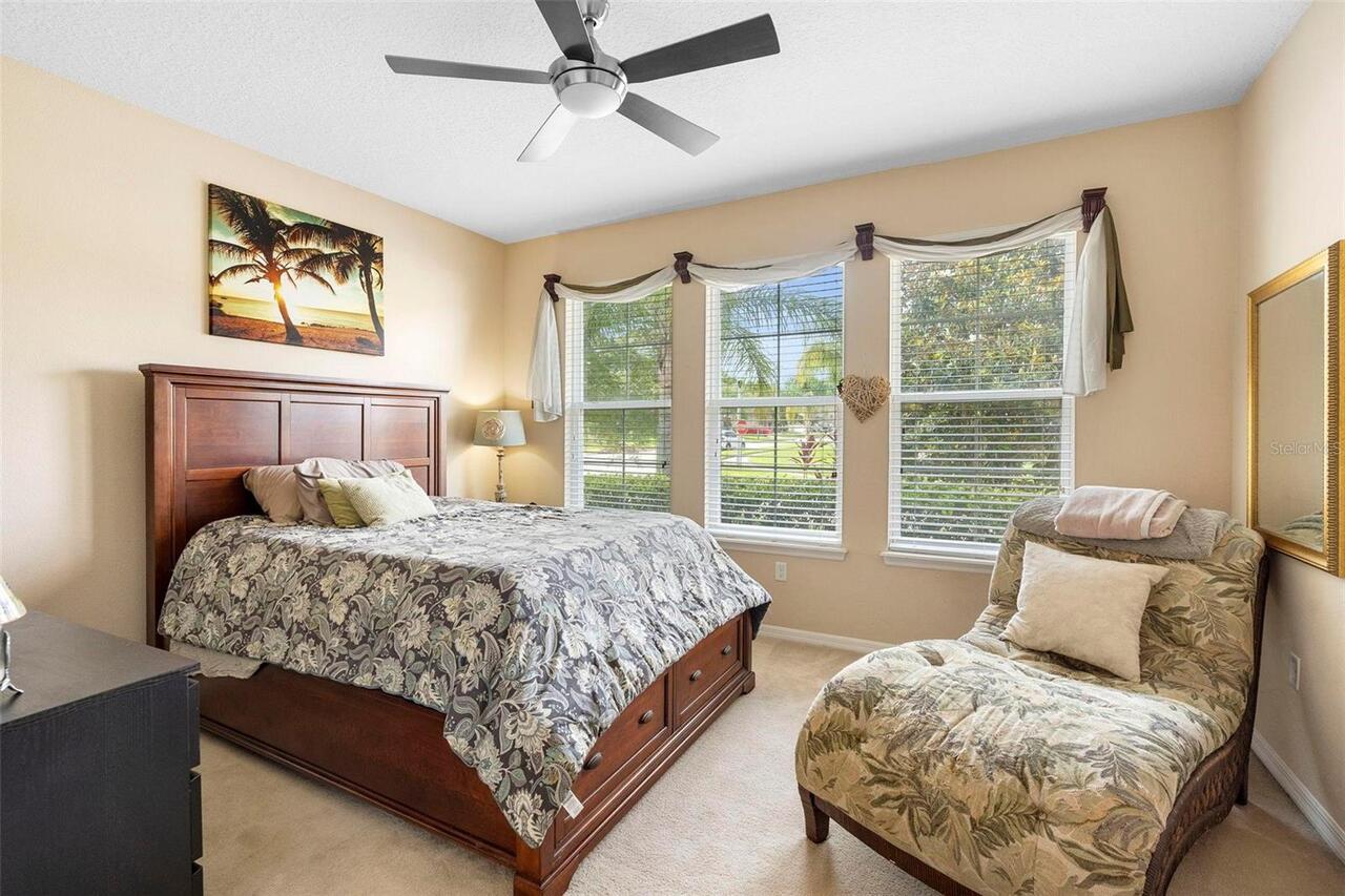 Listing Photo 12