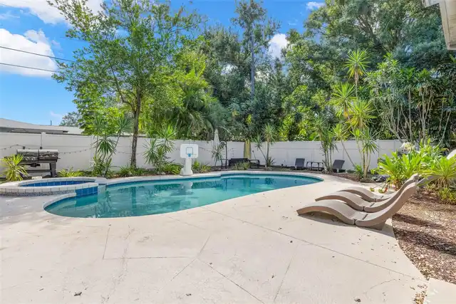 Listing Photo 18