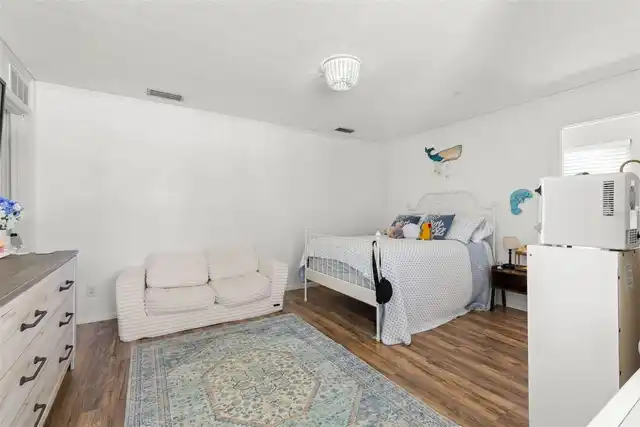 Listing Photo 44