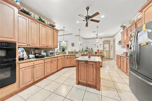 Listing Photo 16
